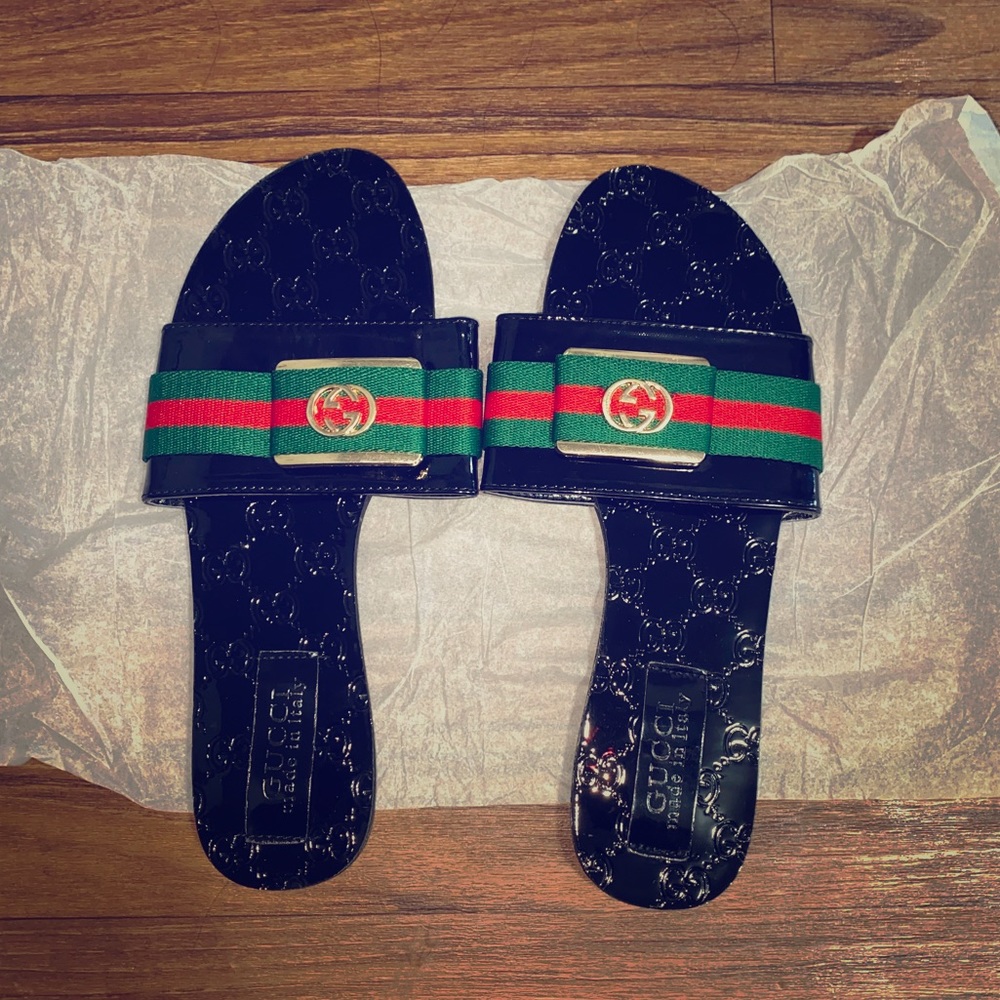 Gucci GG slide sandals women’s 10